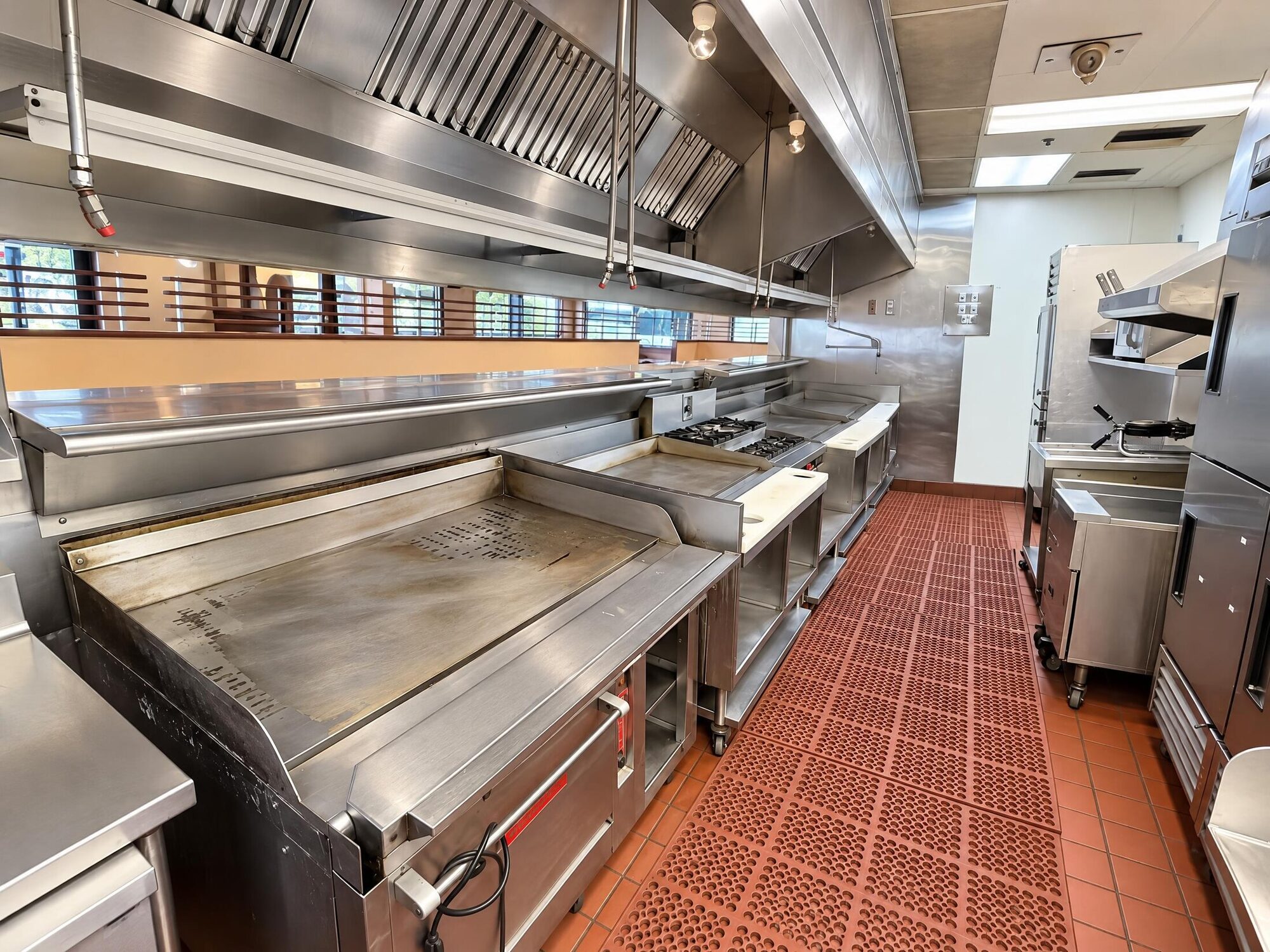 Kitchen, 915 Avenida Pico